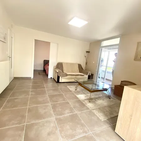 Renove Pour 5 Personnes - Avec Piscine Et Parking - Motte Apartment