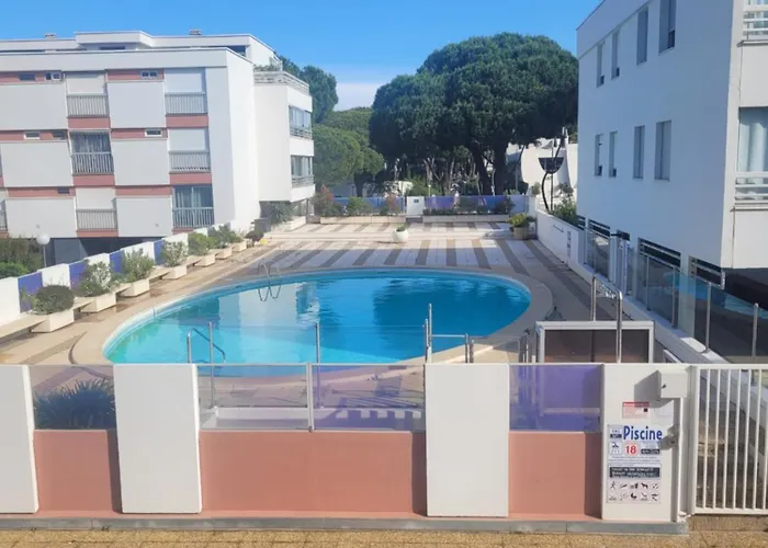 Rénové Pour 5 Personnes – Résidence Avec Piscine Et Parking – Motte Appartement La Grande Motte